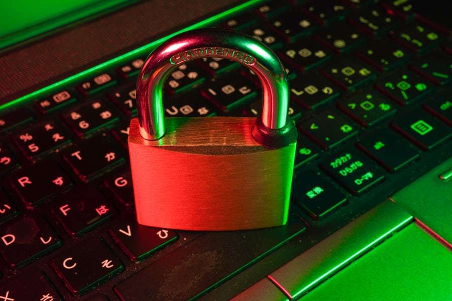 Gembala kunci digital sebagai simbol keamanan akun